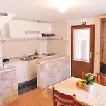 Apartman With Parking Space - 15767 Omiš